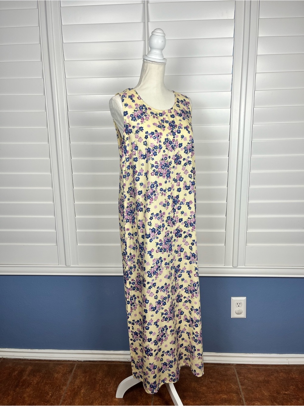 Studio Ease Sleeveless Cream Floral Maxi Dress boho size 10